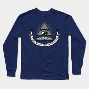 Funny Vintage School Education Illuminati Slogan Funny Saying Meme Long Sleeve T-Shirt